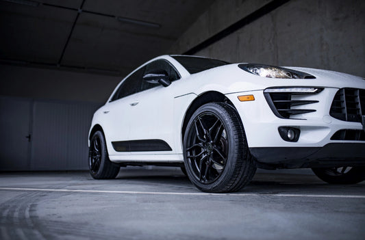 Porsche Macan Concaver CVR3 Platinum Black 556 2321.webp 1
