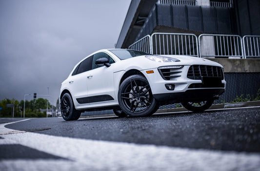 Porsche Macan Concaver CVR3 Platinum Black 556 3074.webp 11