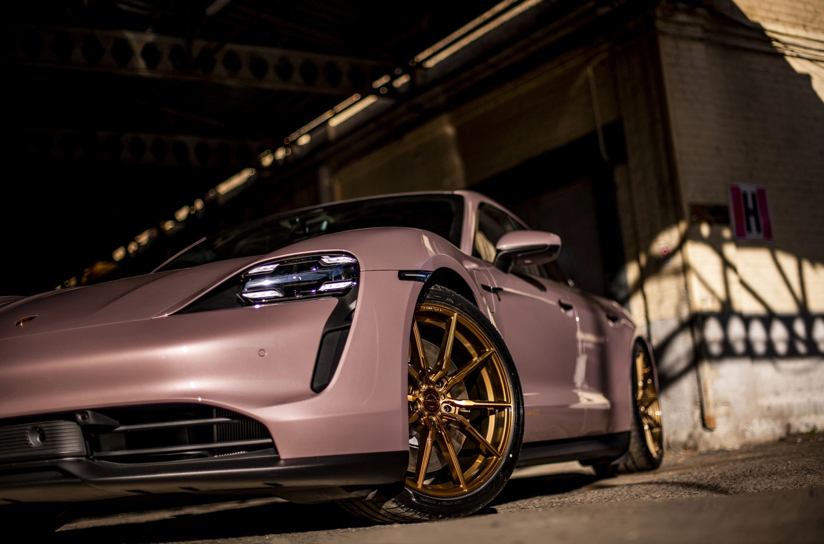 Porsche Taycan Concaver CVR4 Brushed Bronze 826 11802.webp