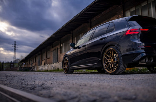 Volkswagen Golf R GTI Concaver CVR3 Brushed Bronze 546 1165.webp 6