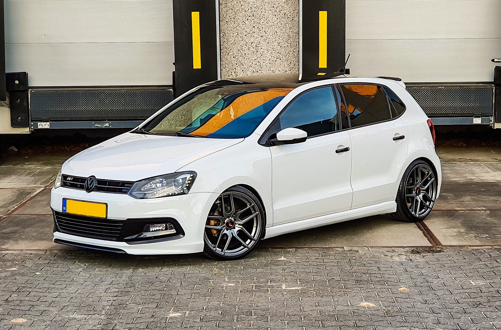 JR Wheels JR25 18x8,5 ET40 5x112 Hyper Black - Wheelsup.sk