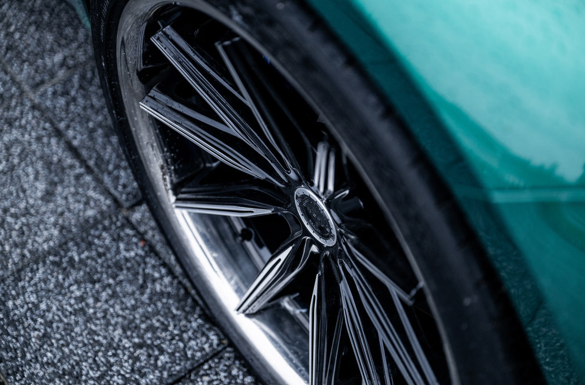 Alu kola BMW 3 Series / M3 Concaver CVR8 Black Diamond Cut