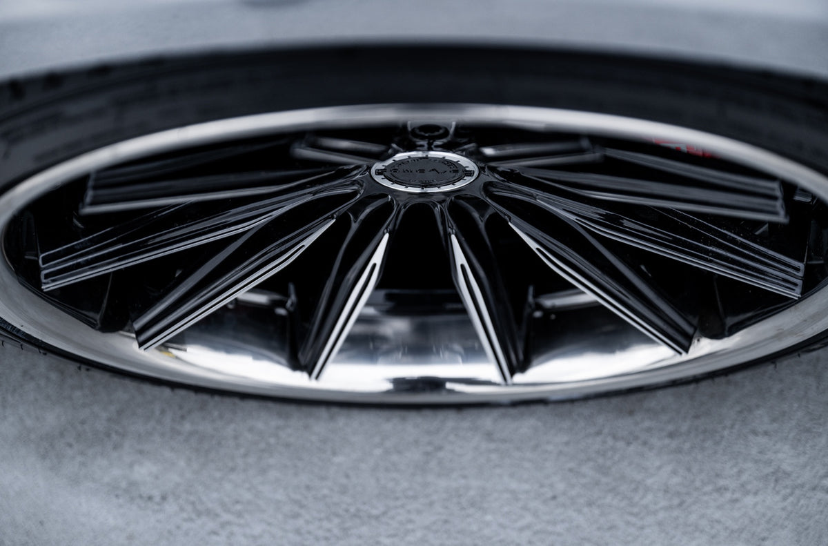 Alu kola Audi A5 / S5 / RS5 Concaver CVR8 Black Diamond Cut