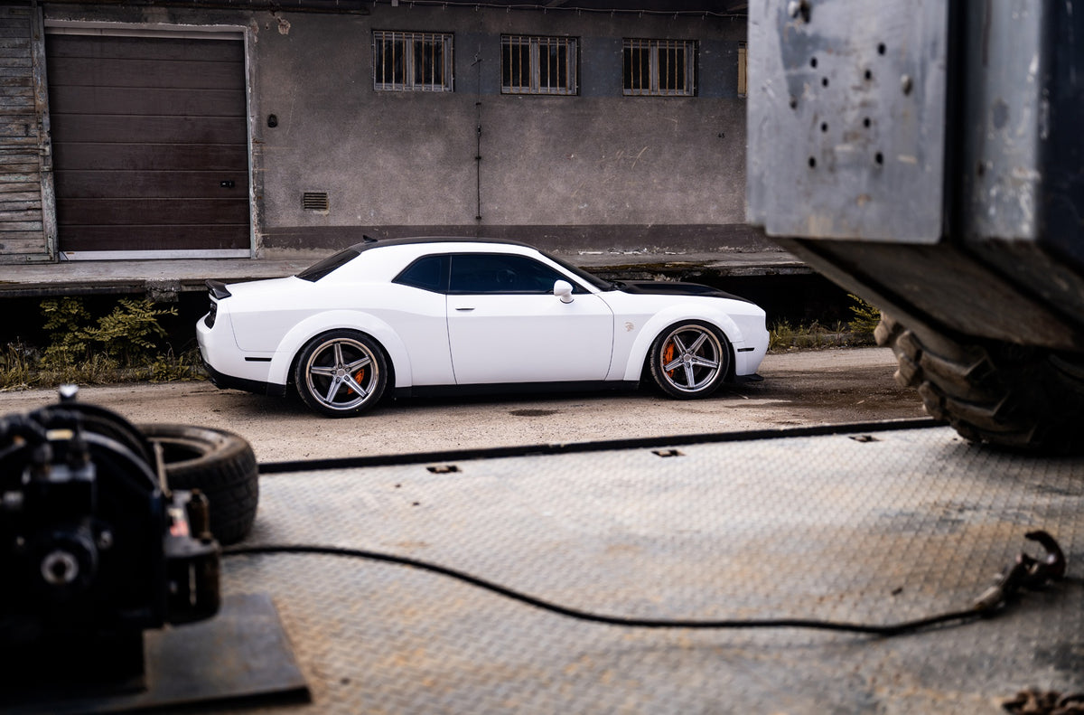 Alu kola Dodge Challenger Concaver CVR9 Brushed Titanium