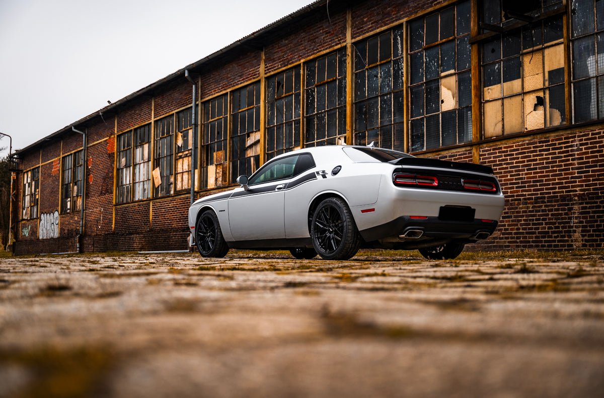 Alu kola Dodge Challenger Japan Racing JR28 Gloss Black