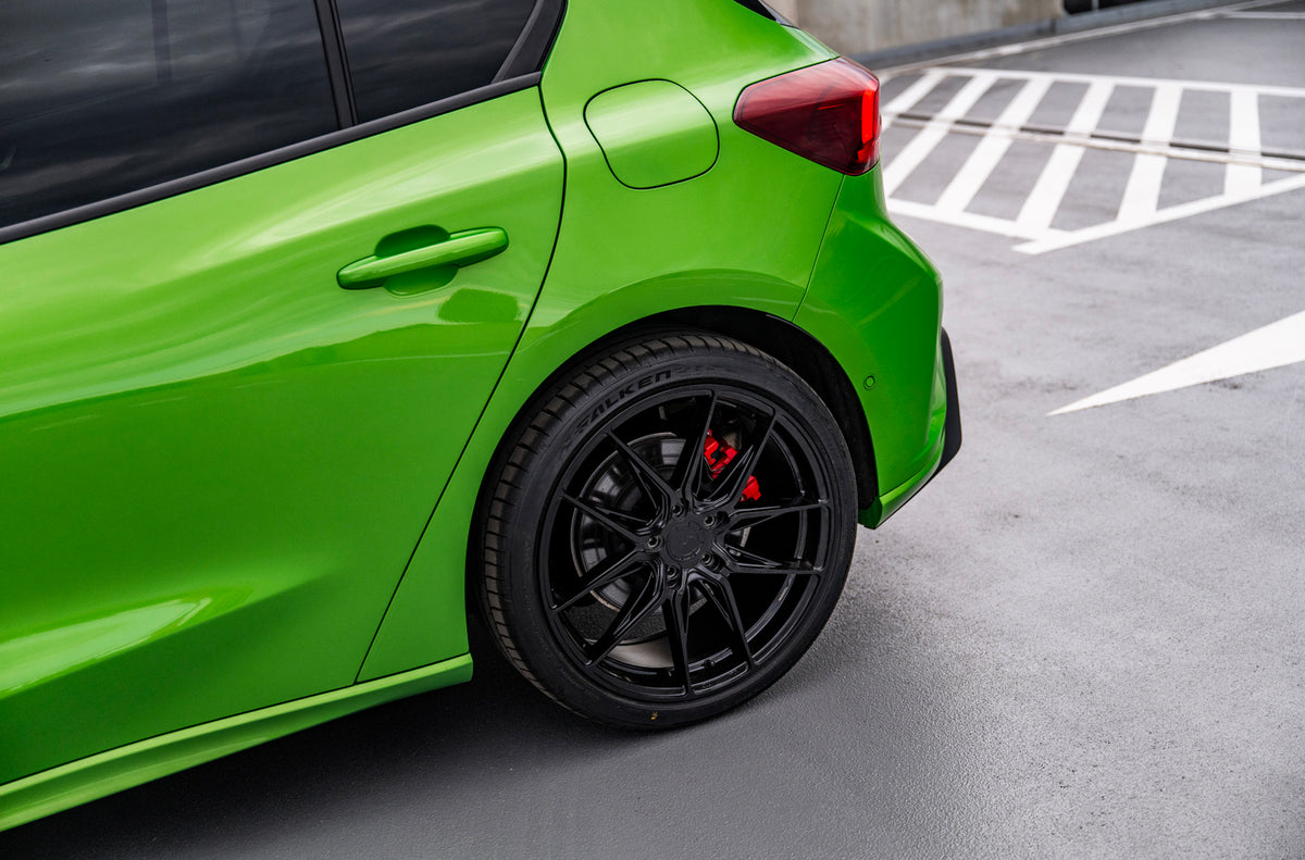 Alu kola Ford Focus / ST / RS Japan Racing JR44 Gloss Black