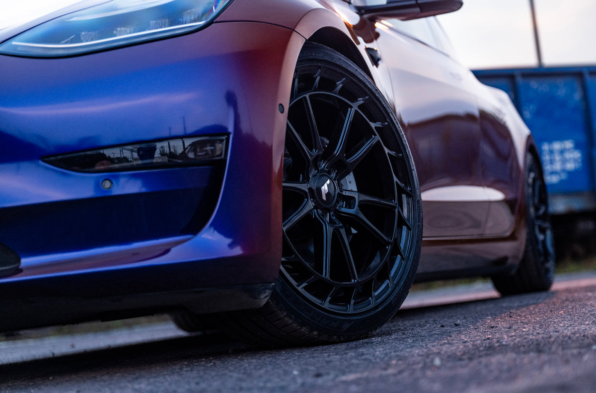 Alu kola Tesla Model 3 Japan Racing JR45 Gloss Black