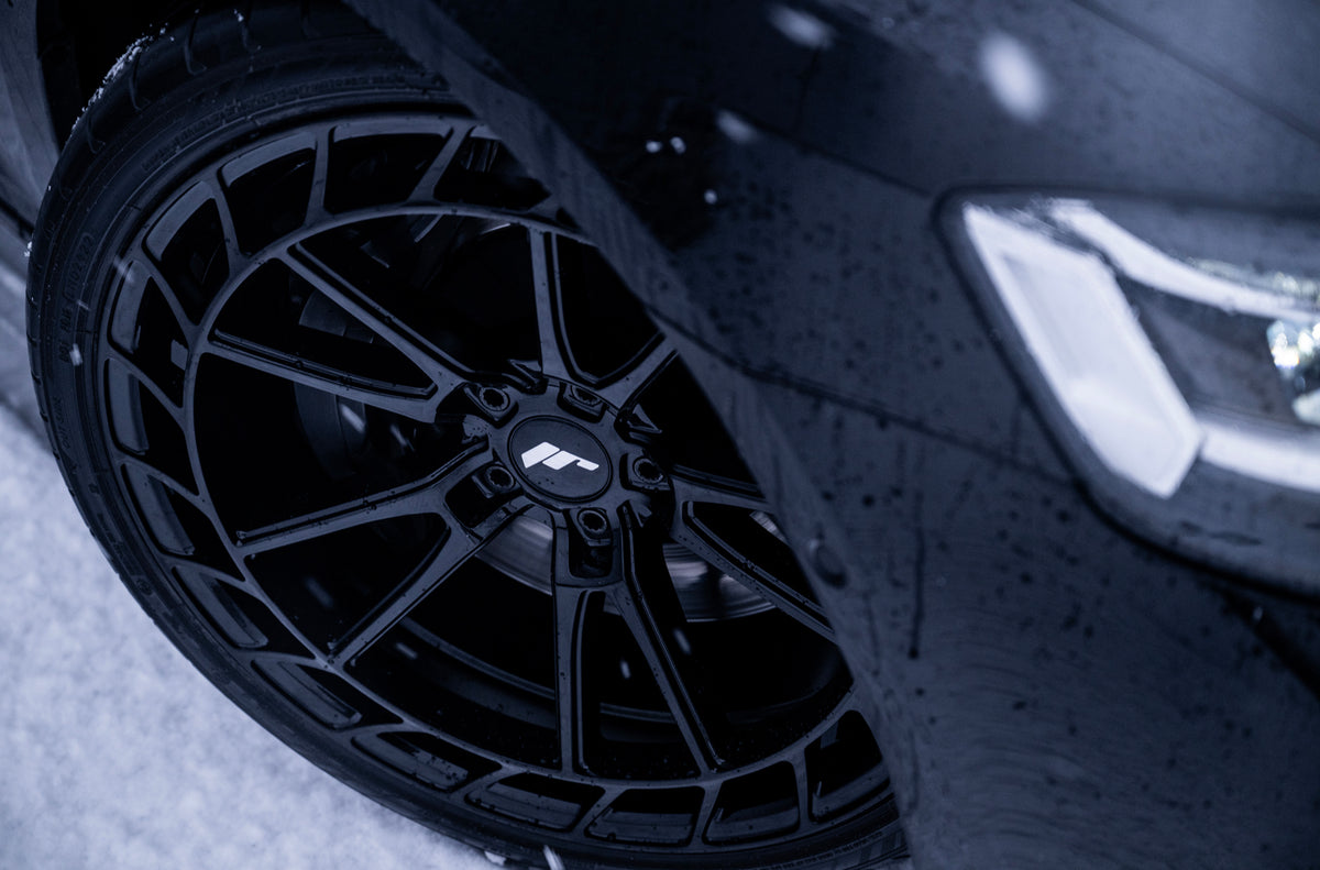 Alu kola Audi A8 / S8 / RS8 Japan Racing JR45 Gloss Black