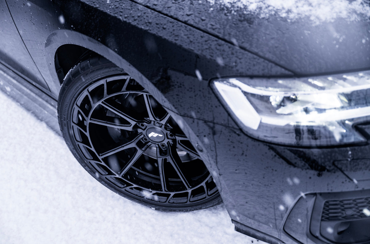 Alu kola Audi A8 / S8 / RS8 Japan Racing JR45 Gloss Black