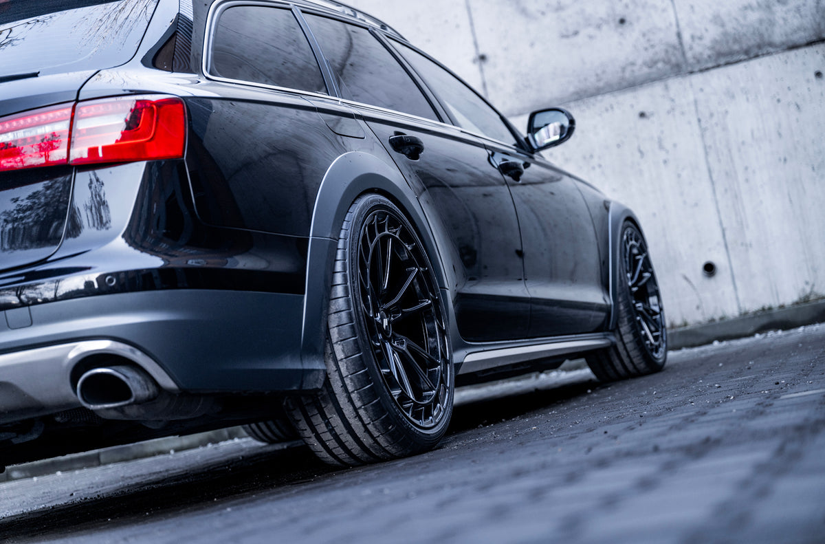 Alu kola Audi A6 / S6 / RS6 Japan Racing JR45 Gloss Black