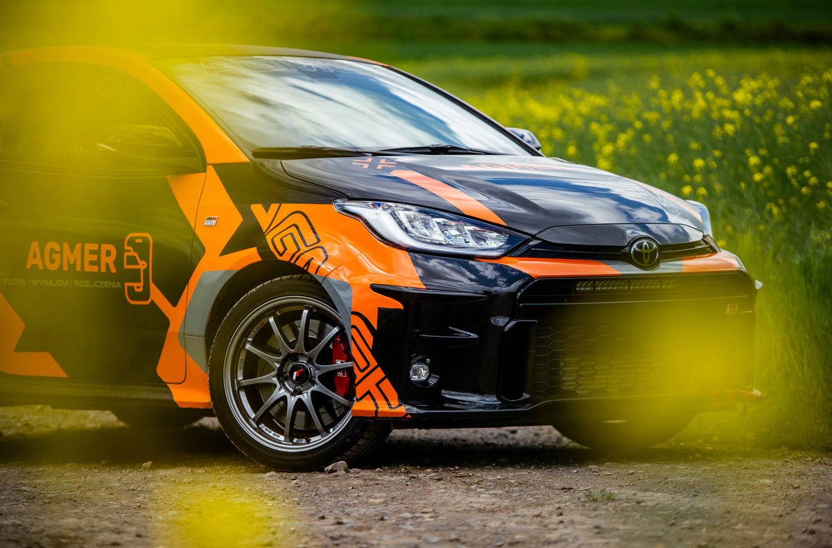 Alu kola Toyota Yaris Japan Racing JR5 Hyper Black