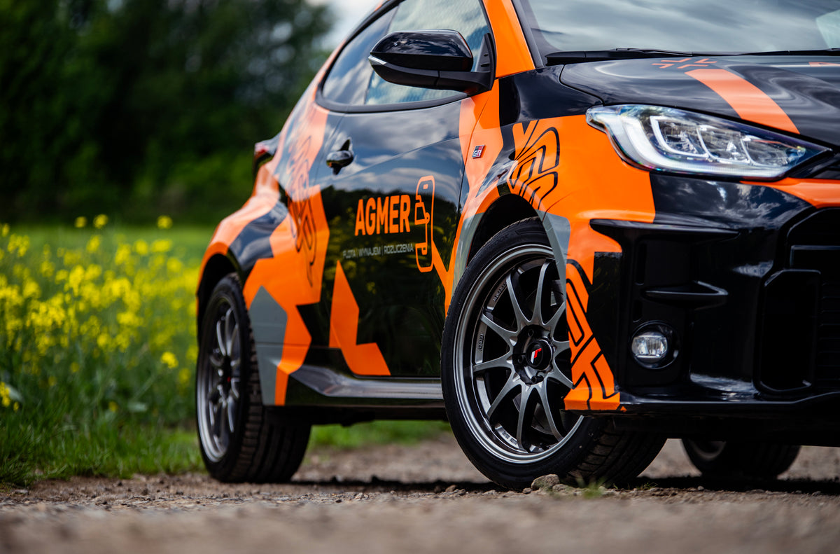 Alu kola Toyota Yaris Japan Racing JR5 Hyper Black