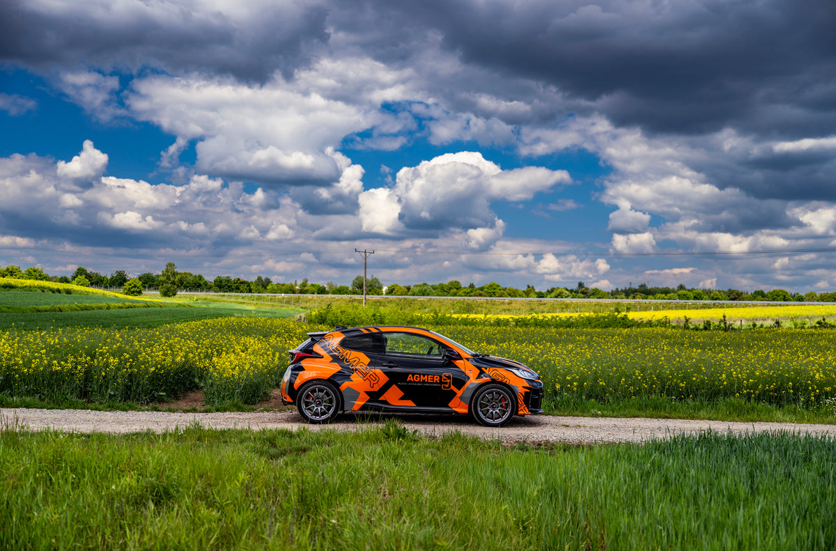 Alu kola Toyota Yaris Japan Racing JR5 Hyper Black
