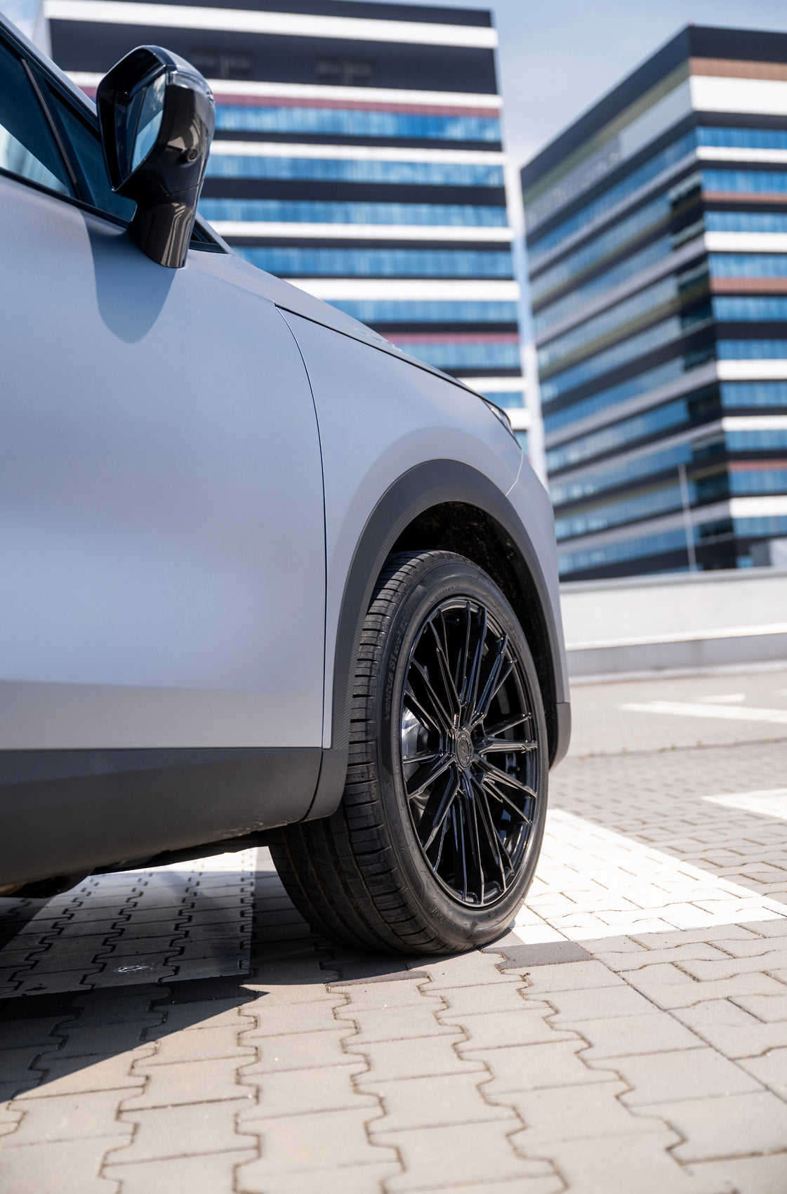 Alu kola Omoda 7 Japan Racing JR52 Gloss Black