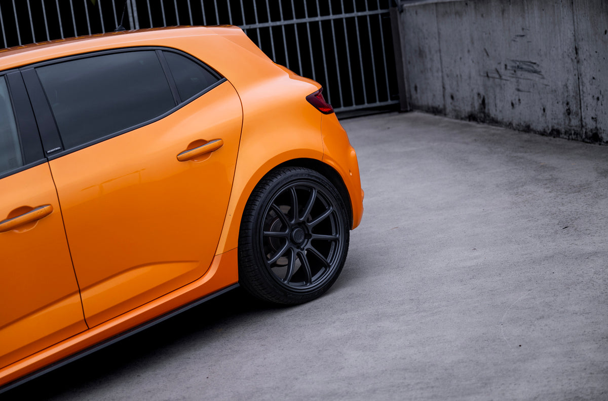 Alu kola Renault Megane / Megane RS Japan Racing SL04 Matt Gun Metal