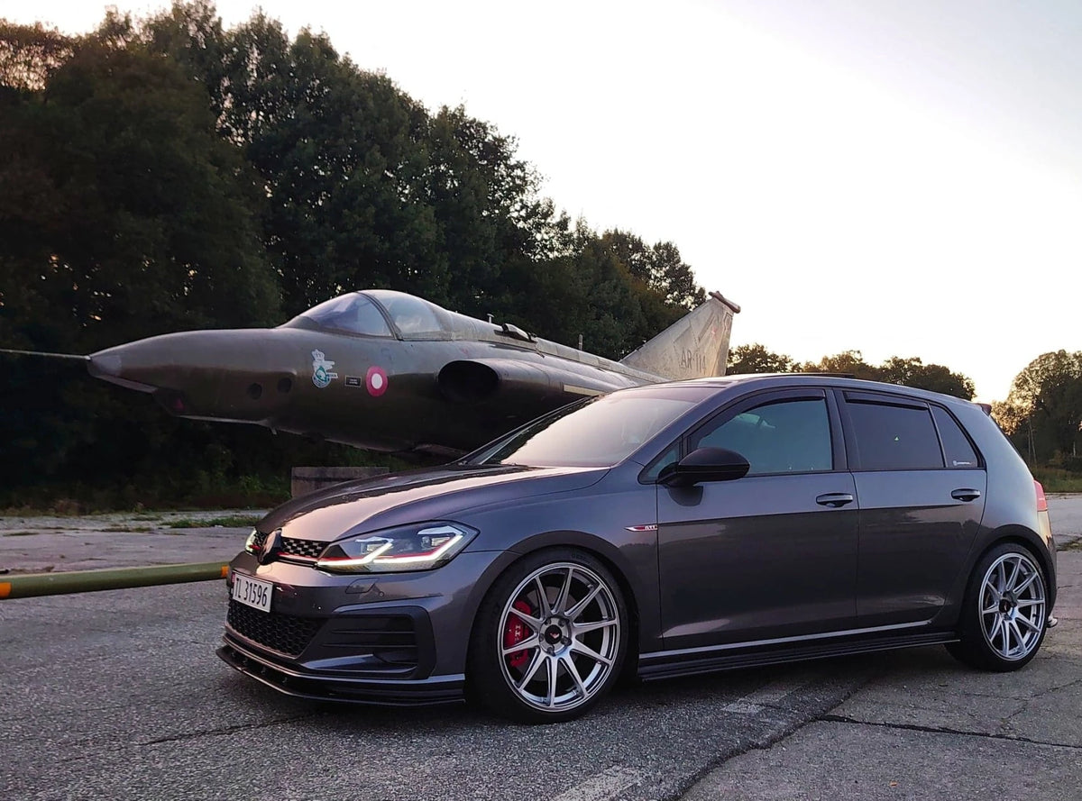 Volkswagen Golf R GTI