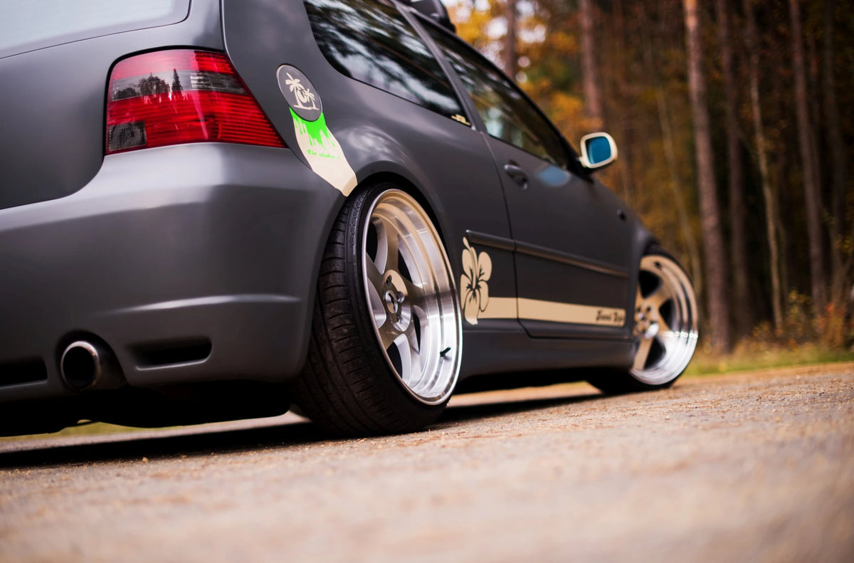 Volkswagen Golf R GTI