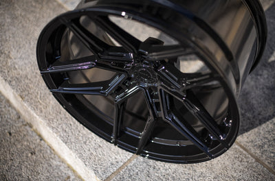 Alu kola Concaver CVR5 20x10,5 ET45 5x114,3 Platinum Black – detail 3