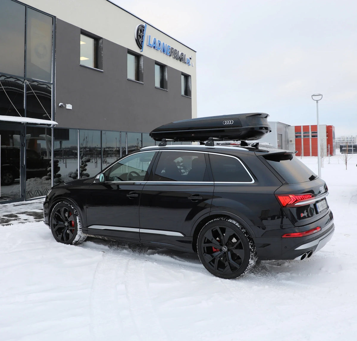 Alu kola pro Audi B1637 10x22 5x112 ET20 66.6 Gloss Black – na voze 1
