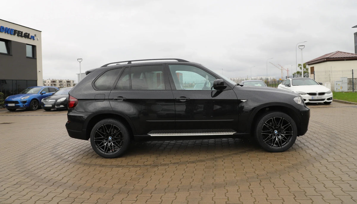 Alu kola pro BMW B5771 9.5x22 5x112 ET37 66.6 černá – na voze 5