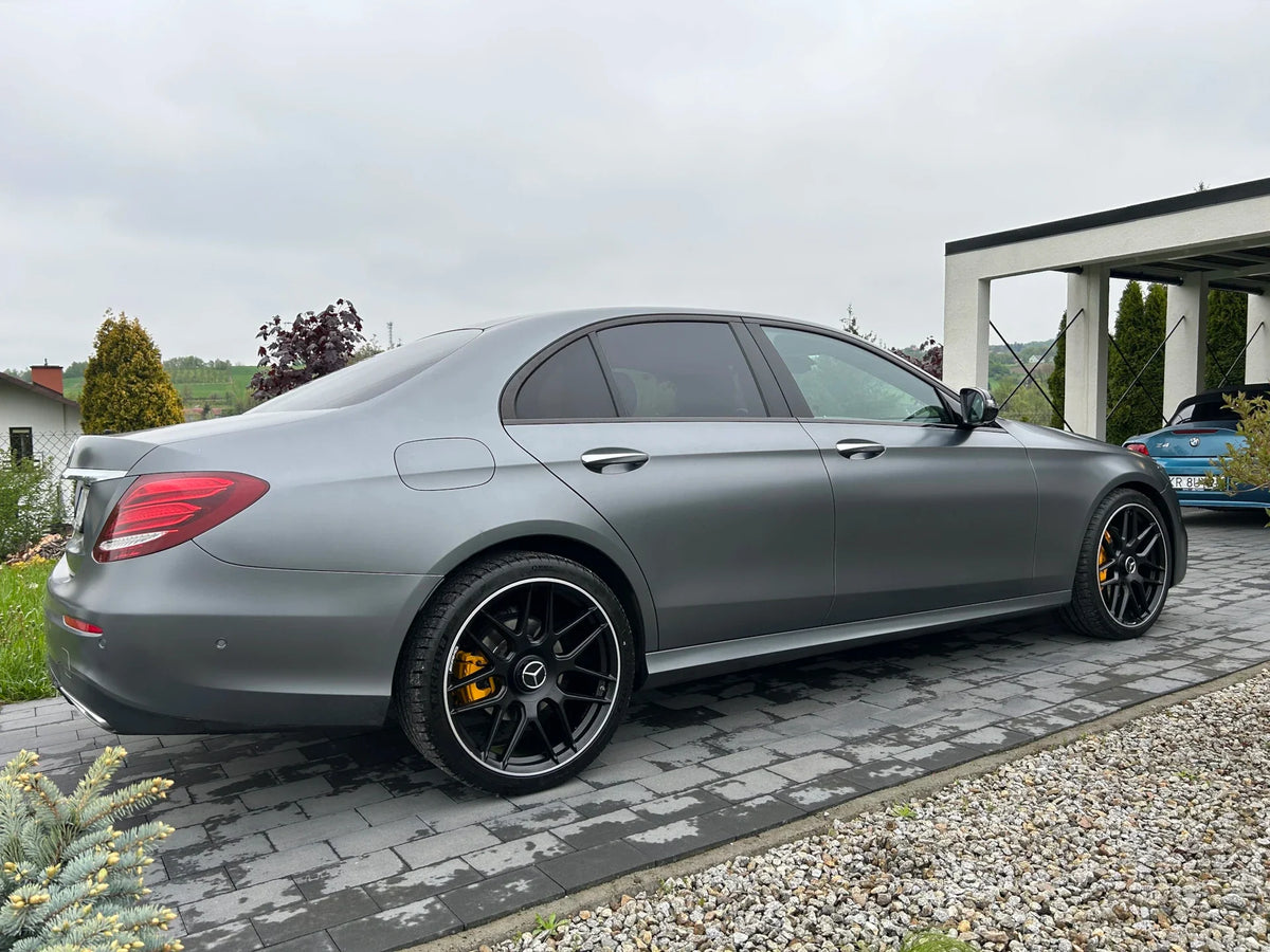 Alu kola pro Mercedes B5318 10x22 5x112 ET56 66.6 černá – na voze 4