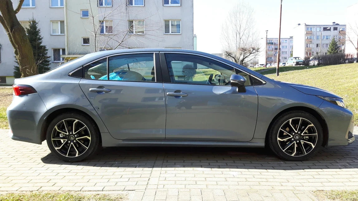 Alu kola pro Toyota B5463 8x18 5x100 ET40 54.1 černá – na voze 3
