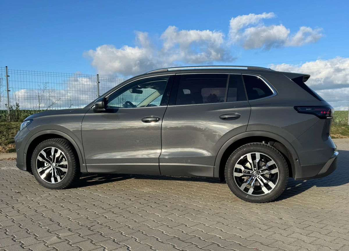 Alu kola pro Volkswagen B5333 8.5x20 5x112 ET28 66.6 černá – na voze 1