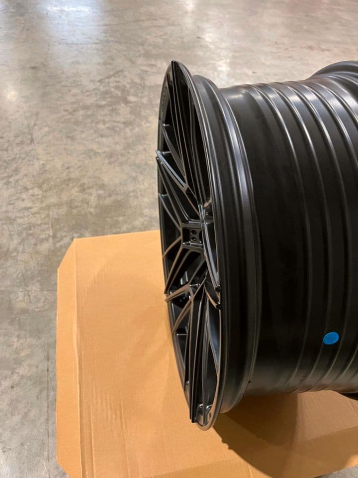 HAXER HX07F 20x8.5 5x120 ET33 72.6 BLHM - Wheelsup.sk