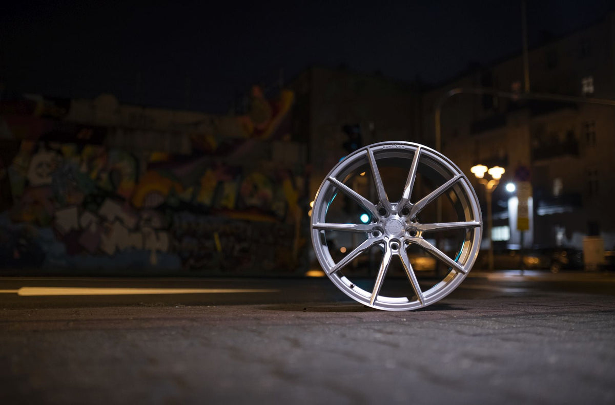 Alu kola Concaver CVR4 19x8 ET40 5x112 Brushed Titanium – detail 1