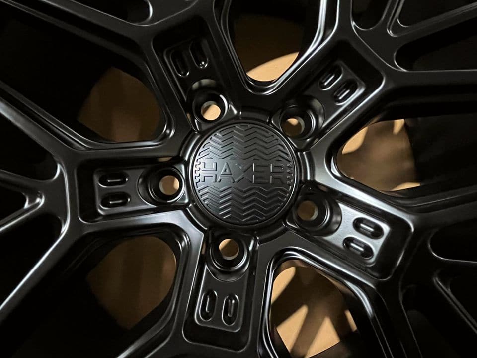 HAXER HX07F 20x8.5 5x120 ET33 72.6 BLHM - Wheelsup.sk