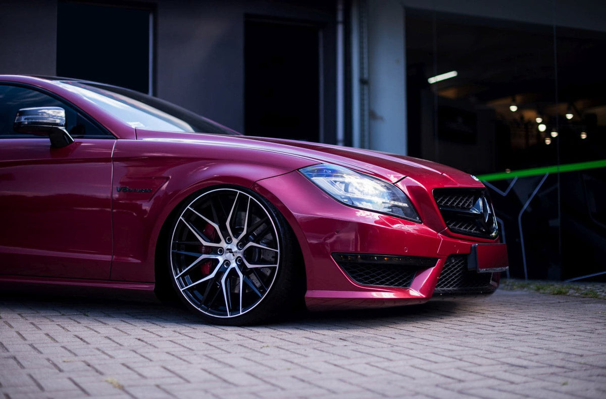 Alu kola Japan Racing JR28 18x8,5 ET40 5x112 Gloss Black WheelsUp